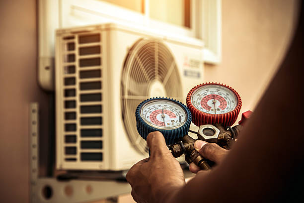 Professional Hvac technician working in Altus, OK